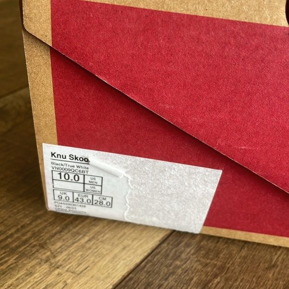 Vans - Picture 13 of 13